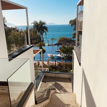 Luxury - Parking, Pool And Access Appartamento Vlorë