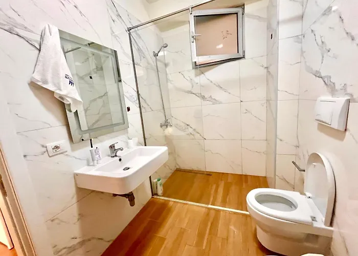 Luxury - Parking, Pool And Access Apartment *