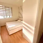 Luxury - Parking, Pool And Access 公寓 *