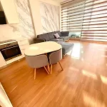 Luxury - Parking, Pool And Access 公寓 *