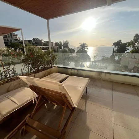 Luxury - Parking, Pool And Access Apartment Vlore