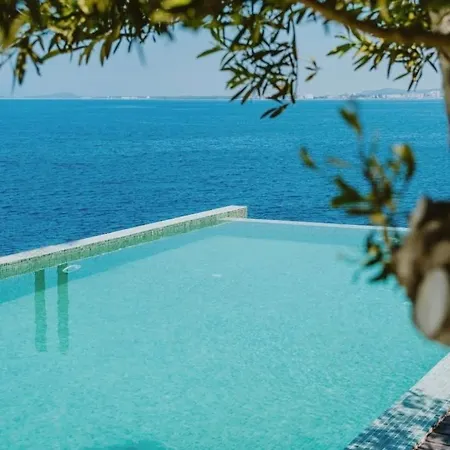Luxury - Parking, Pool And Access Apartment