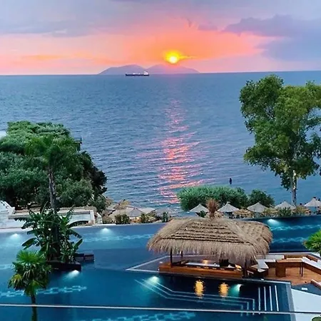 Apartment Luxury - Parking, Pool And Access Vlore