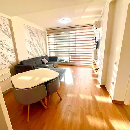 Premium - Parking, Pool And Access * Vlorë