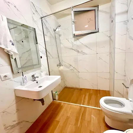 Luxury - Parking, Pool And Access Apartment *