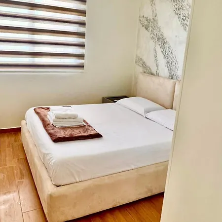 Premium - Parking, Pool And Access Appartement *